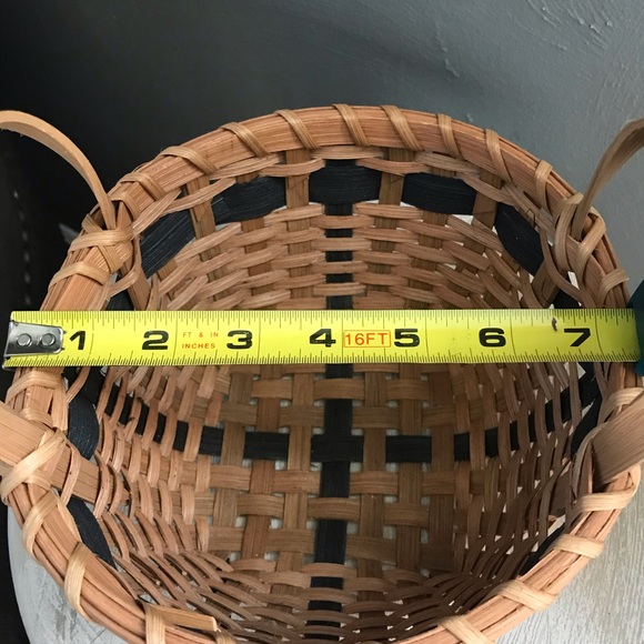 Vintage Basket - Picture 9 of 16